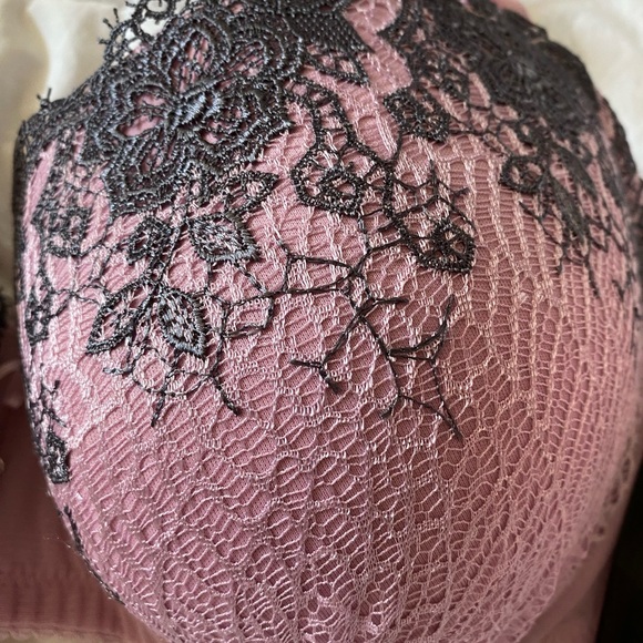 Ashley Graham bra 👙 - Picture 2 of 12